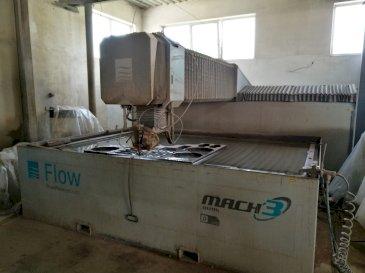 Vooraanzicht  van Flow Mach3-3020b  machine