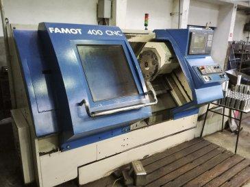 Links zicht  van FAMOT CNC 400 machine