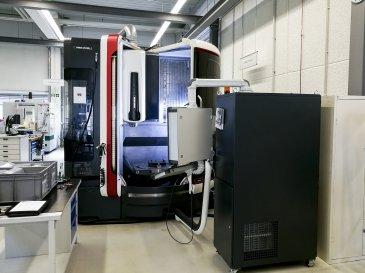 Vooraanzicht  van DMG MORI LASERTEC 65 machine