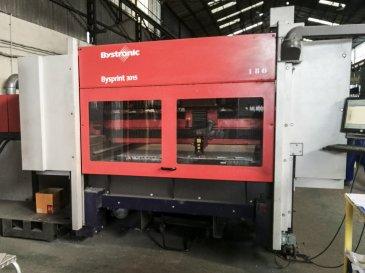 Vooraanzicht  van Bystronic BySprint 3015 machine