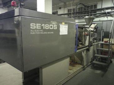 Links zicht  van Sumitomo SE180S machine