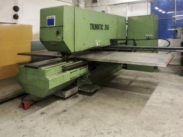 Links zicht  van Trumpf Trumatic 240 machine